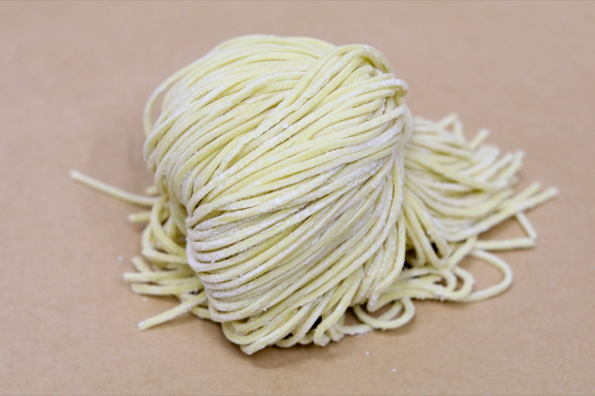 20番 中細ストレート麺