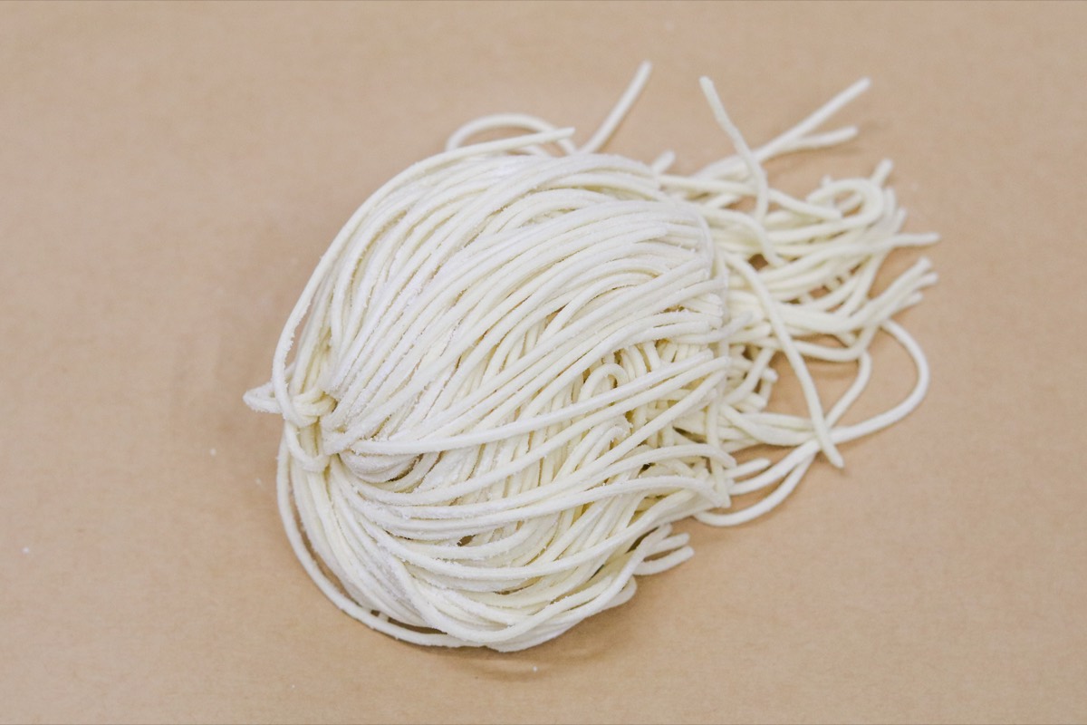 22番 中細ストレート麺