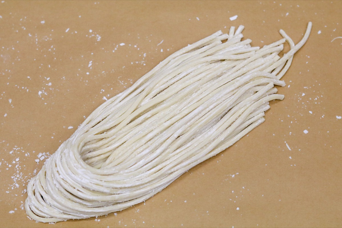 8番 うどん麺